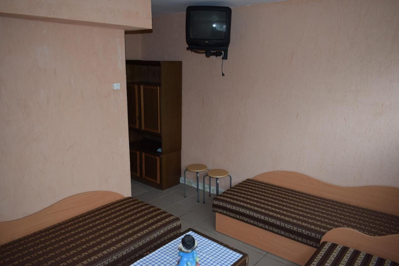 Chernobyl Type Rooms In A Block Flat House Шяуляй Экстерьер фото